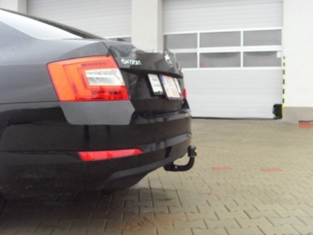 Carlig remorcare Skoda Octavia Scout 2013 - 2019 demontabil automat vertical marca Autohak [4]