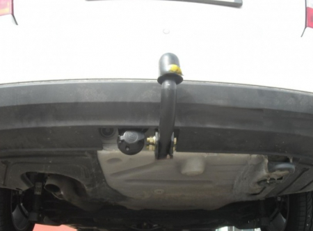 Carlig remorcare Skoda Rapid dupa 2012 marca Autohak [4]