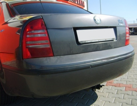 Carlig remorcare Skoda Superb 2002 - 2008 demontabil automat cu maneta marca Autohak [1]