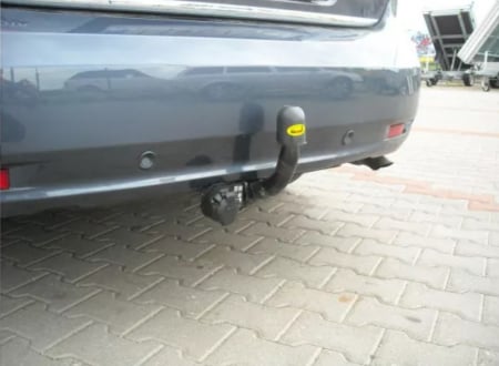 Carlig remorcare Toyota Avensis berlina dupa 2009 marca Autohak [6]