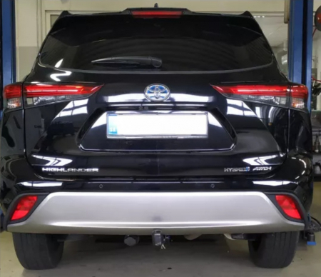 Carlig remorcare Toyota Highlander dupa 2021 demontabil automat vertical marca Autohak [4]