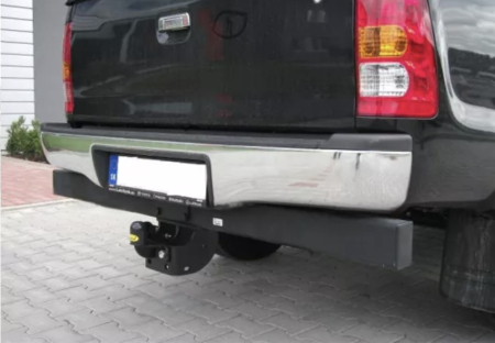 Carlig remorcare Toyota Hilux 4WD cu preechipare dupa 2005 marca Autohak [2]