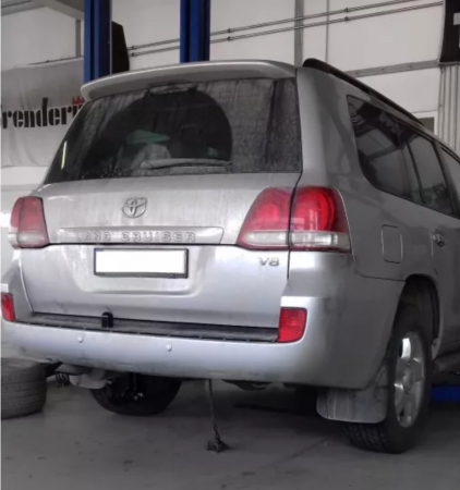 Carlig remorcare Toyota Land Cruiser V8 dupa 2007 marca Autohak [4]