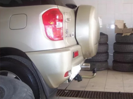 Carlig remorcare Toyota Rav 4 2000-2005 marca Autohak [3]