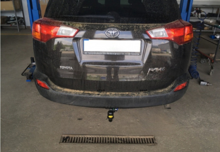 Carlig remorcare Toyota RAV 4 2013 - 2016 demontabil automat verticalmarca Autohak [10]