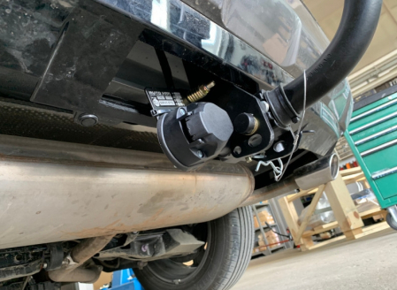 Carlig remorcare Toyota RAV 4 dupa 2019 demontabil automat cu maneta marca Autohak [5]