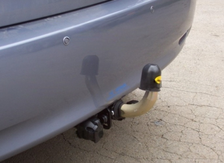 Carlig remorcare Toyota Verso 5 usi (R2) dupa 2009 demontabil automat cu maneta marca Autohak [5]