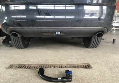 Carlig remorcare Volvo C70 cabrio 2006 - 2013 demontabil automat vertical marca Autohak [5]