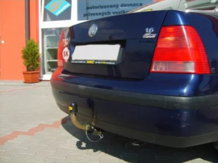 Carlig remorcare Vw Bora 1998 - 2005 demontabil automat cu maneta marca Autohak [3]