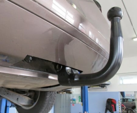 Carlig remorcare VW Golf 5, VW Golf 6 combi 2007 - 2013 demontabil automat vertical marca Autohak [3]