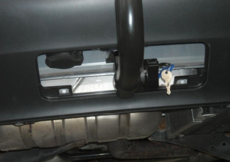 Carlig remorcare VW Golf 5, VW Golf 6 hatchback fabricat 2003 - 2010 demontabil vertical, marca Autohak [19]
