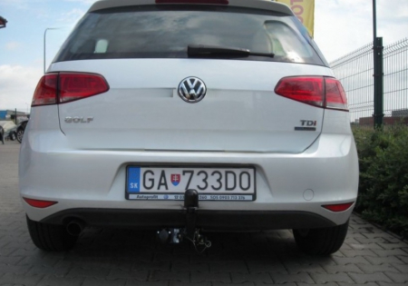 Carlig remorcare VW Golf 7 hatchback 2012-2018 demontabil cu maneta marca Autohak [2]