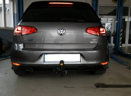 Carlig remorcare VW Golf 7 hatchback 2012-2018 demontabil vertical marca Autohak [18]
