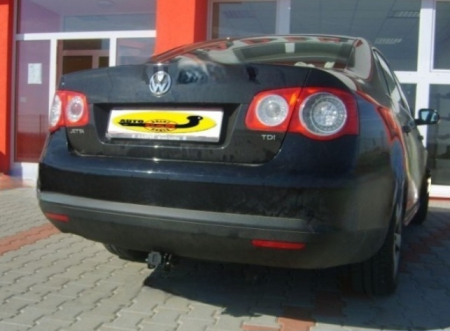 Carlig remorcare VW Jetta 2005 - 2011 demontabil automat cu maneta marca Autohak [1]