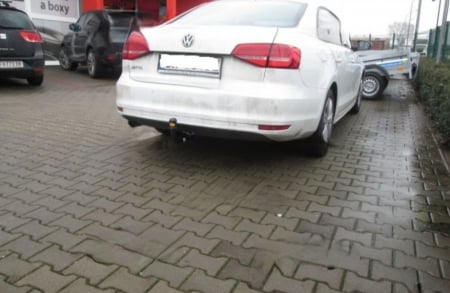 Carlig remorcare VW Jetta dupa 2011 demontabil automat vertical marca Autohak [9]