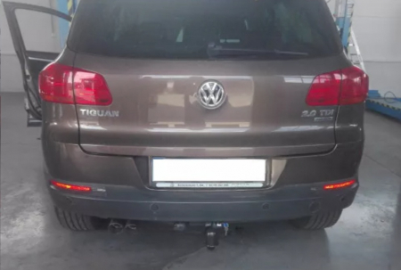 Carlig remorcare VW Tiguan 2007 - 2015 demontabil automat vertical marca Autohak [8]