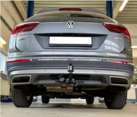 Carlig remorcare VW Tiguan dupa 2016 demontabil automat cu maneta marca Autohak [2]