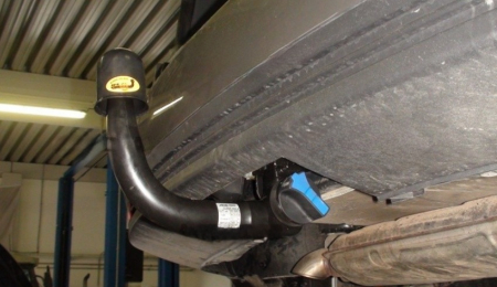 Carlig remorcare VW Touran 2003 - 2015 demontabil automat vertical marca Autohak [7]