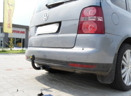 Carlig remorcare VW Touran 2003 - 2015 demontabil automat vertical marca Autohak [4]