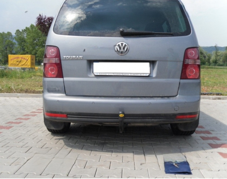 Carlig remorcare VW Touran 2003 - 2015 demontabil automat vertical marca Autohak [6]