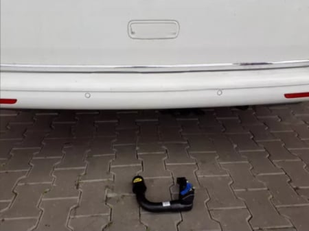 Carlig remorcare VW Transporter T5 van 2003 - 2015 demontabil automat vertical marca Autohak [8]