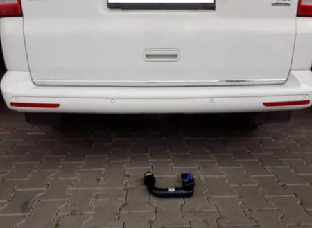 Carlig remorcare VW Transporter T5 van 2003 - 2015 demontabil automat vertical marca Autohak [6]
