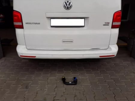 Carlig remorcare VW Transporter T6 van 2016 - 2020 demontabil automat vertical marca Autohak [8]