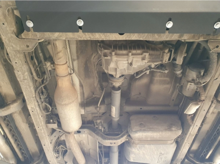 Scut-Metal-Cutie-Viteze-Nissan-Navara-NP300-2015-2021-Karmaster-00103 [3]