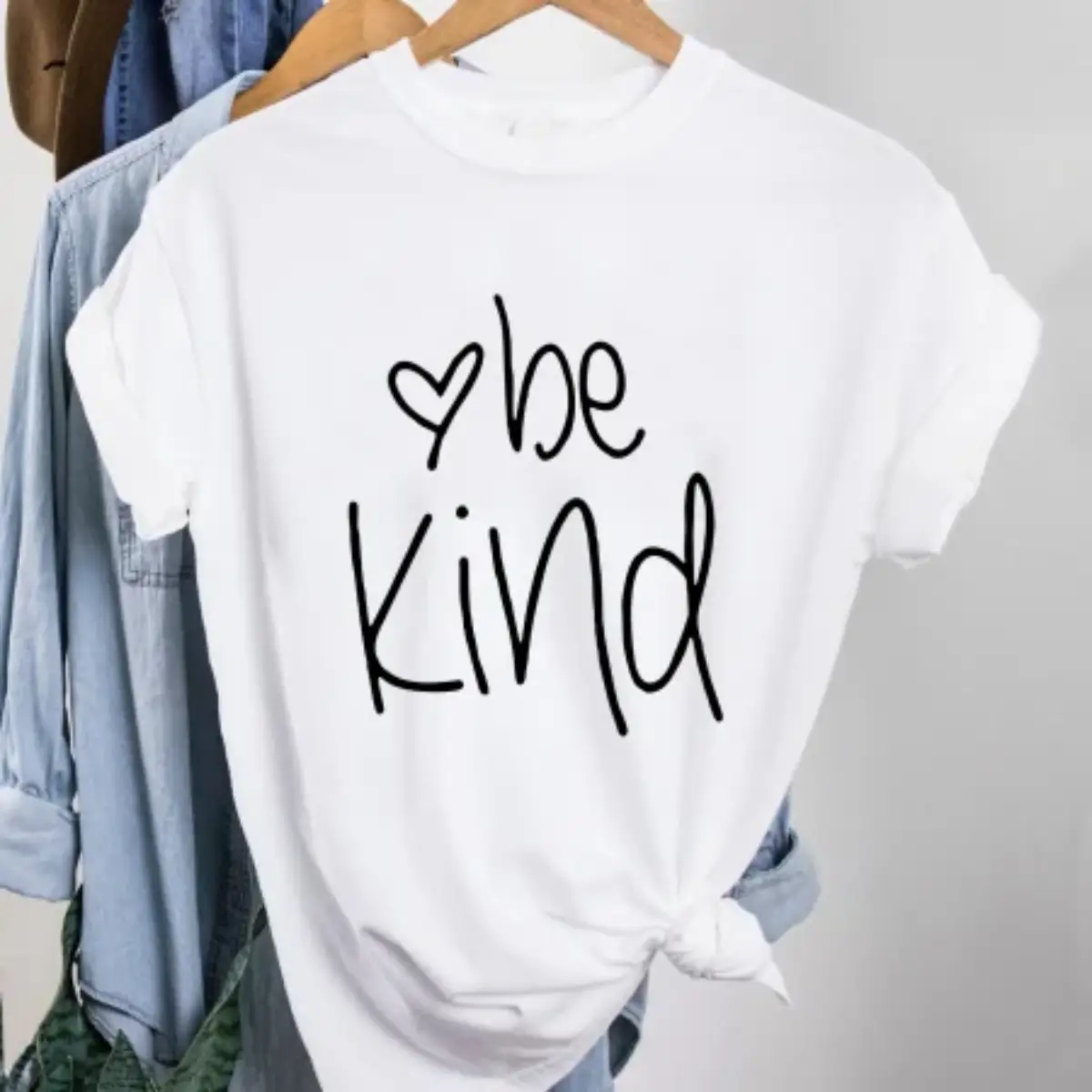 Femei - Be Kind