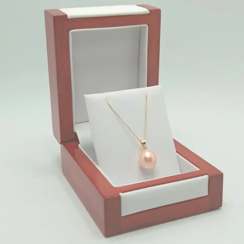 Krémszínű igazgyöngy nyaklánc medállal – 12/9 mm, 14K arany (585) [5]
