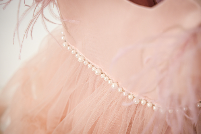 Rochie Mara din tulle si pene roz praf [3]