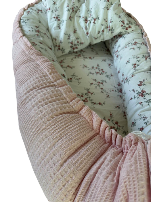 Baby Nest Reversibil Floral Roz cu Pernă Inclusă pentru Bebeluși [3]