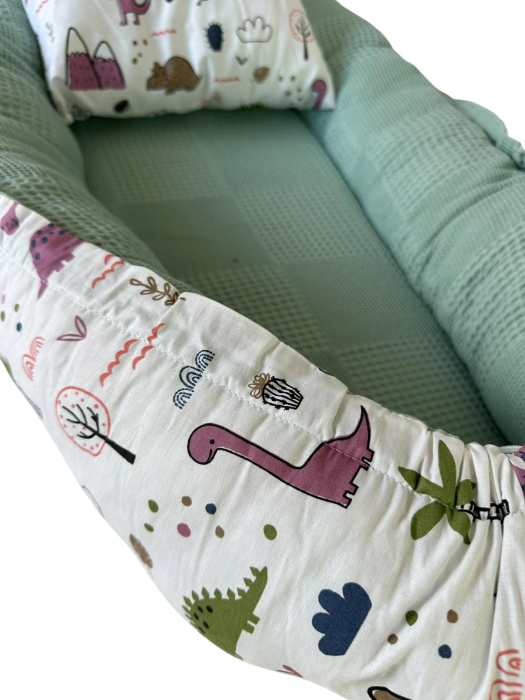 Baby Nest Reversibil Dino Mint cu Pernă pentru Bebeluși [6]