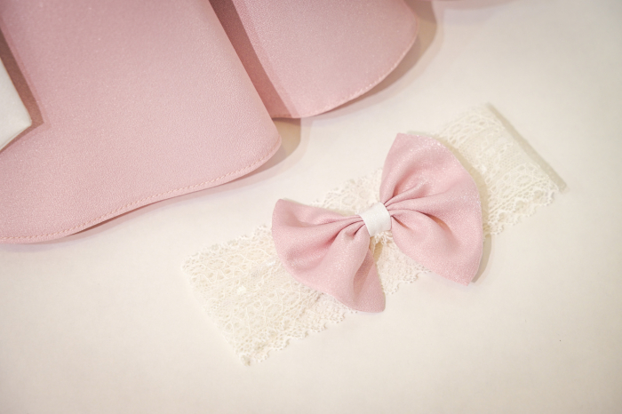 Rochie botez Rebeca roz praf cu fundite ivoyre si maneca scurta [2]