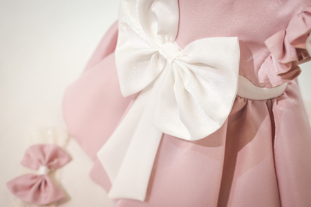 Rochie botez Rebeca roz praf cu fundite ivoyre si maneca scurta [3]