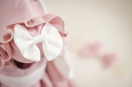 Rochie botez Rebeca roz praf cu fundite ivoyre si maneca scurta [2]