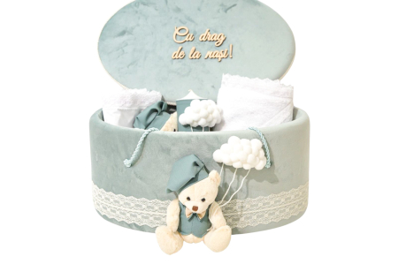 Trusou botez verde menta cu ursulet si lumanare asortata [3]