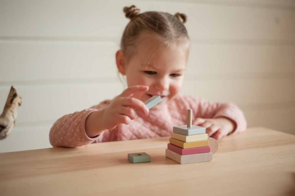 Jucarie din lemn, Cubika, Piramida 4 - Pastel [2]