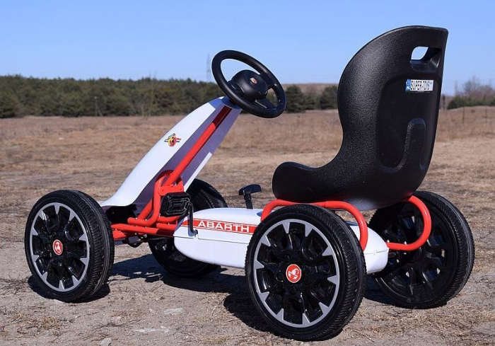 Kart cu pedale Fiat Abarth, pentru copii 3-9 ani, cu roti moi si design sport, culoare alba [3]