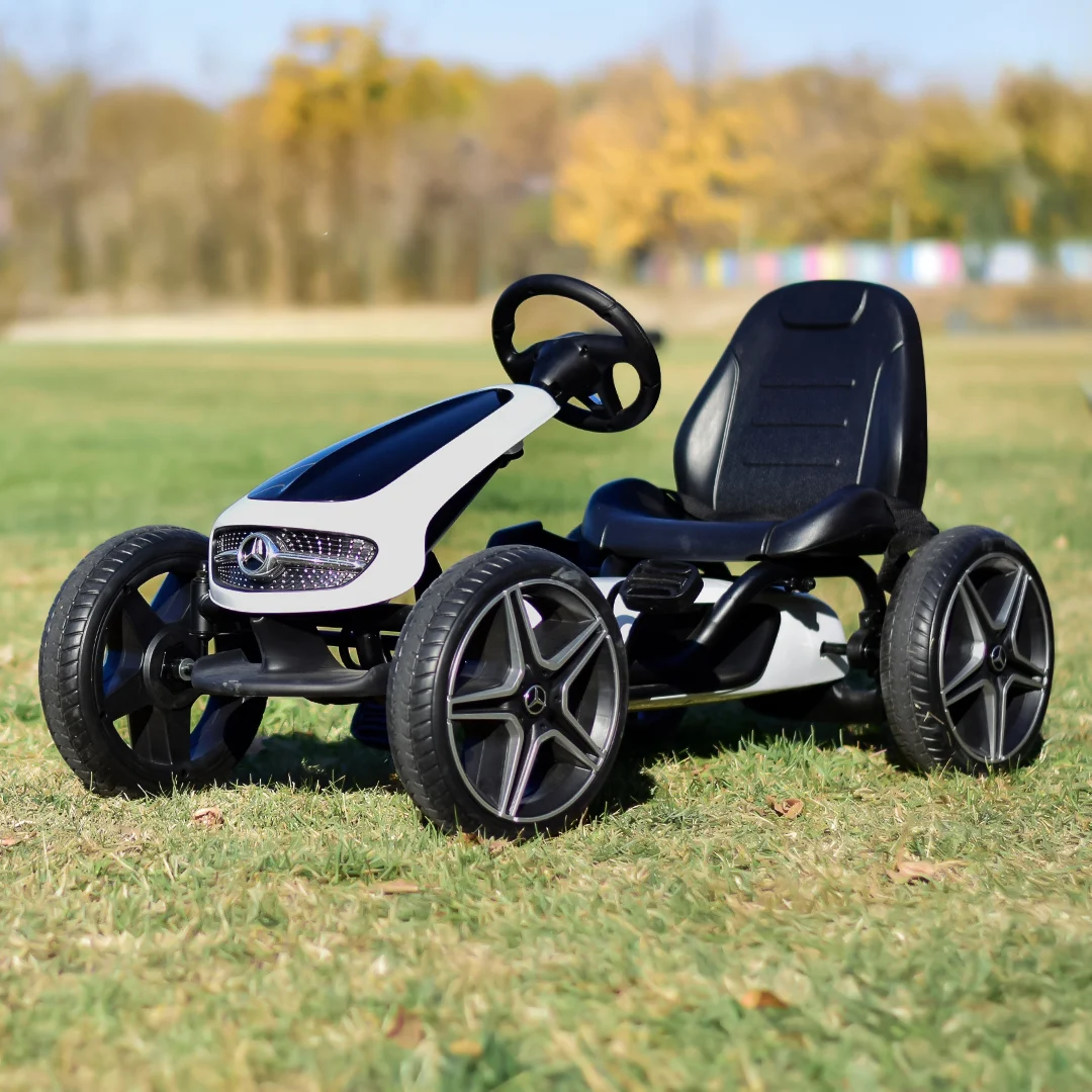 Kart cu pedale Mercedes,  roti din cauciuc solid, scaun reglabil, centura de siguranta, alb [8]