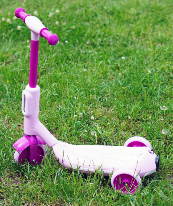 Kinderplay Concept, trotineta electrica cu aburi si lumini pentru copii, 3 roti, 30W, 6V 4.5Ah, roz [15]