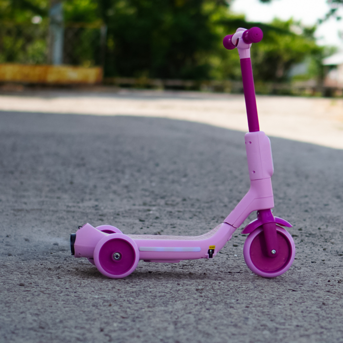 Kinderplay Concept, trotineta electrica cu aburi si lumini pentru copii, 3 roti, 30W, 6V 4.5Ah, roz [7]