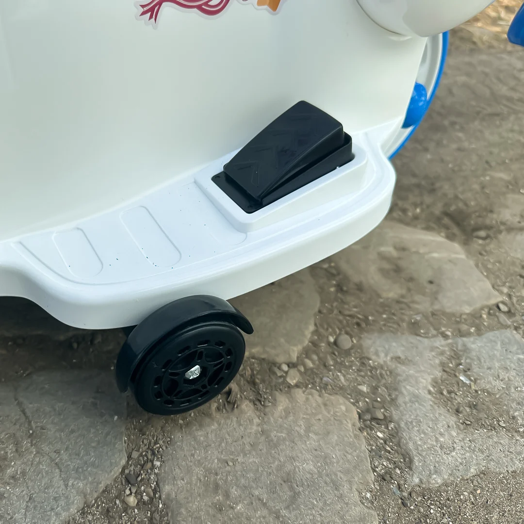 Tricicleta electrica Unicorn, pentru copii intre 1 si 4 ani, roti ajutatoare, music player, efecte sonore, albastra [8]