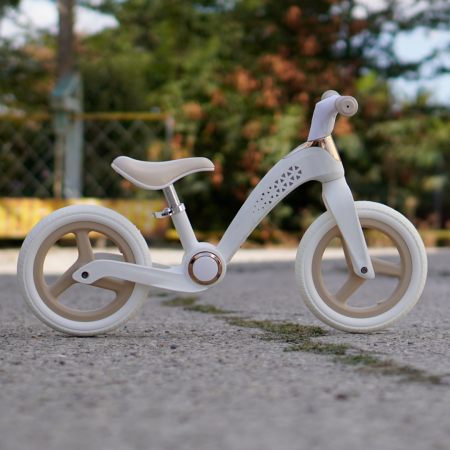 Bicicleta fara pedale pentru copii, Kinderplay Balance Bike, cu lumini LED pliabila, roti gonflabile 12 inch, alb-bej [7]