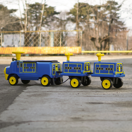 Trenulet electric CHUGGINGTON cu 2 vagoane extra, pentru 4 copii, 180W, 12V 7Ah roti moi, albastru [4]