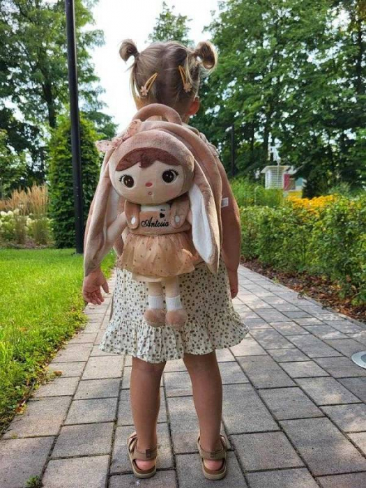 Ghiozdan cu papusa detasabila, iepuras bej cu fundita, personalizat [6]