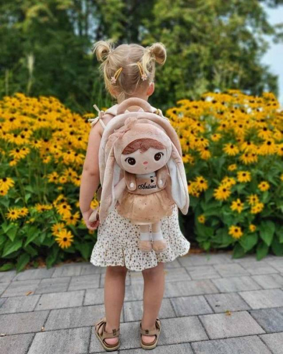 Ghiozdan cu papusa detasabila, iepuras bej cu fundita, personalizat [7]