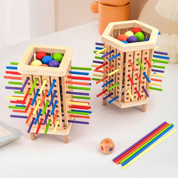 Turn interactiv Montessori din lemn cu bile colorate [1]