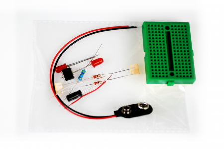 Luminile clipitoare de la intersecția unui drum cu calea ferată [3]