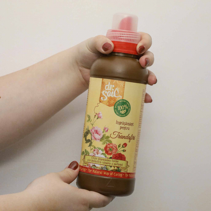 Ingrasamant organic lichid pentru trandafiri, 1 litru [2]